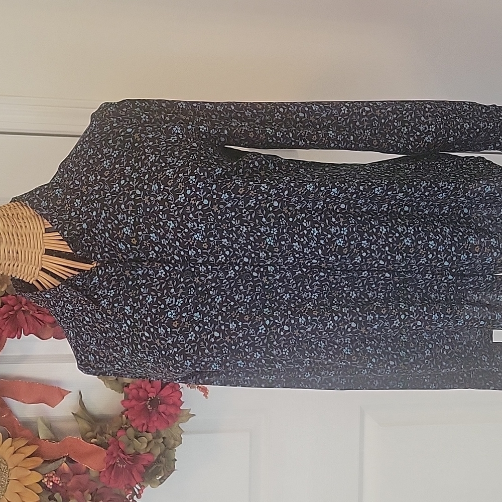 Ann Taylor LOFT Button Front Top - Picture 7 of 9